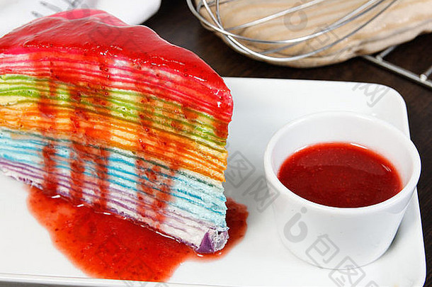 草莓彩虹蛋糕