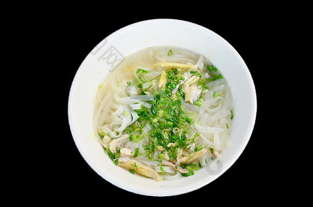 越南面条汤配越南风格的鸡肉，称为Pho，配蔬菜