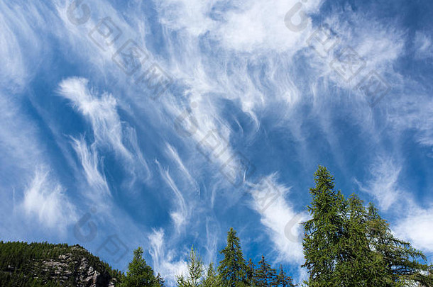 卷云，山脉景观中的云类型