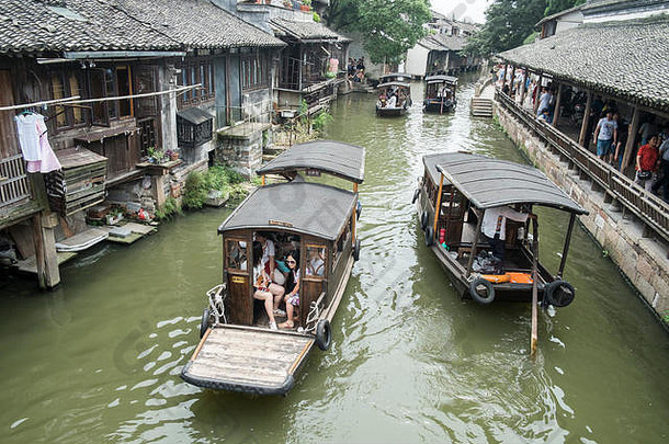 中国乌镇西扎风景区游船过河