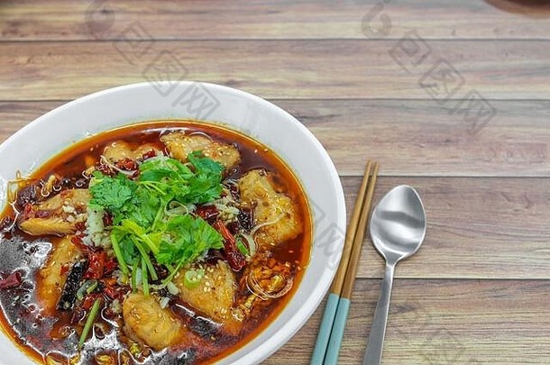 四川辣的煮熟的鱼热能红色的热辣的干辣椒花椒亚洲中国重庆成都真实的食物