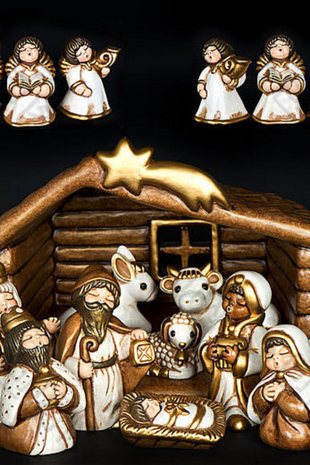 圣诞婴儿床。耶稣基督、玛丽和约瑟夫的降生场景