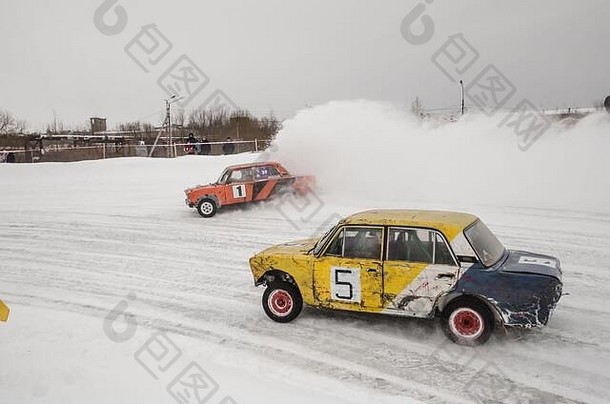 冬天<strong>赛车</strong>冰跟踪俄罗斯<strong>赛车</strong>车公司拉达