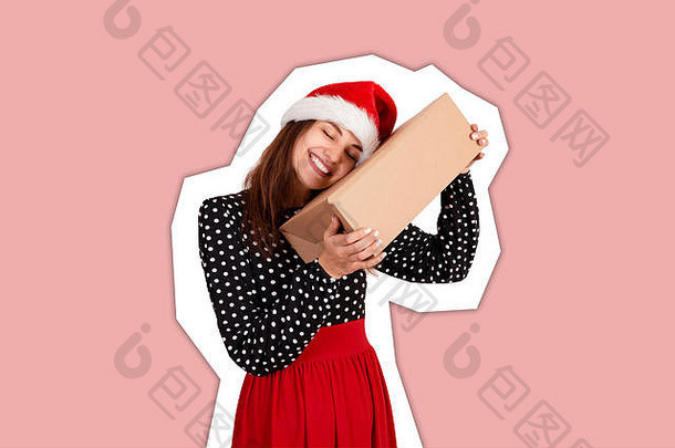 快乐浅黑肤色的女人女孩圣诞节他拥抱礼物盒子<strong>杂志</strong>拼贴画风格时尚的颜色背景假期概念