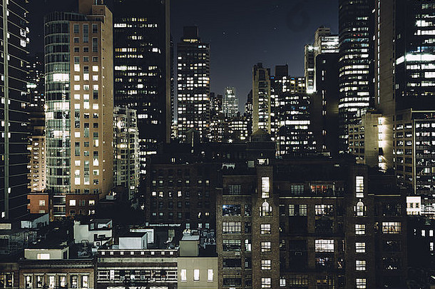 视图建筑乌龟湾社区晚上屋顶街中城曼哈顿纽约