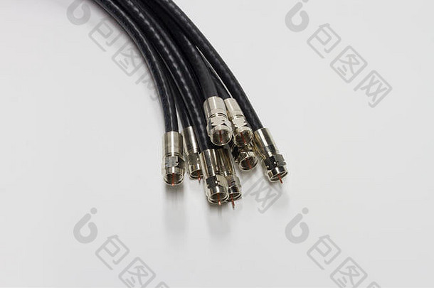 同轴电缆为<strong>高</strong>速互联网、电视和VOIP供电