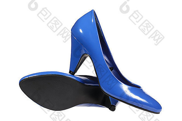 一双蓝色女鞋