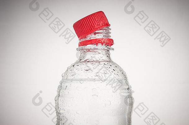 塑料瓶喝水