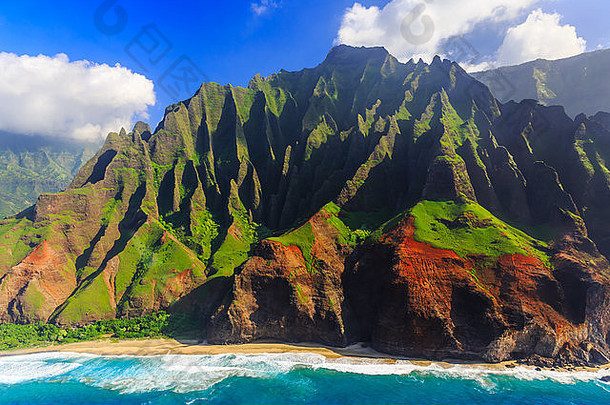 夏威夷考艾岛壮观的纳巴利海岸鸟瞰图