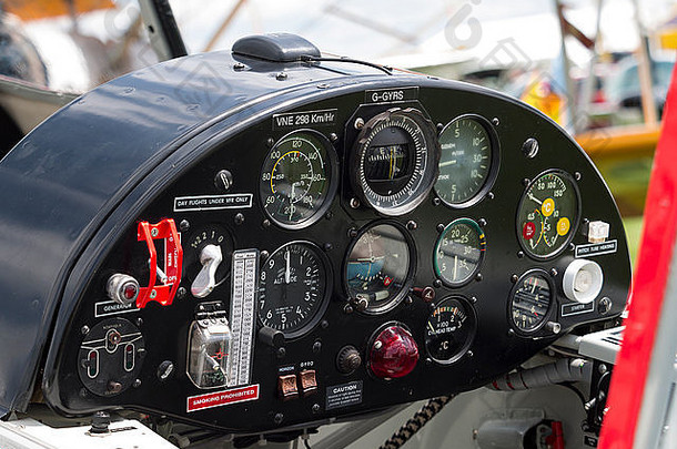 驾驶舱zlin用特技飞行的飞机aerexpo航空事件西威尔机场北安普敦郡英国