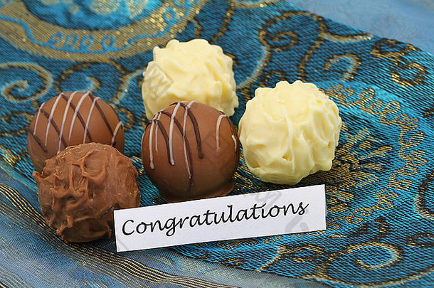 祝贺你卡各种各样的巧克力果仁糖松露