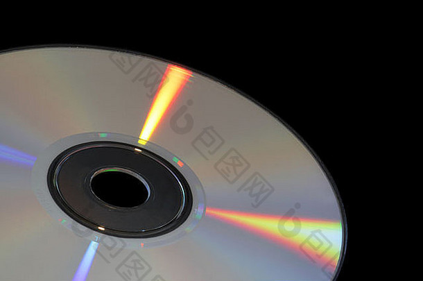 黑色背景上彩虹反射的CD-ROM或<strong>DV</strong>D