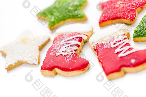 各种色彩斑斓的圣诞节饼干白色背景
