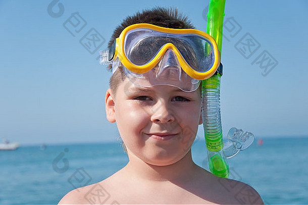 男孩儿童护目镜面具潜水器潜水器游泳夏日阳光度假胜地肖像水8岁一个海浪ope