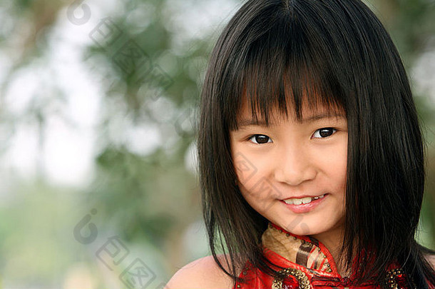 亚洲女孩的户外肖像