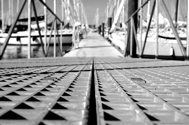 黑与白可爱的几何摘要<strong>艺术</strong>黑色的喜怒无常的有创意的的角度来看人行桥舷梯梯