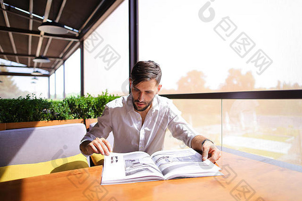 图形设计师阅读目录咖啡馆
