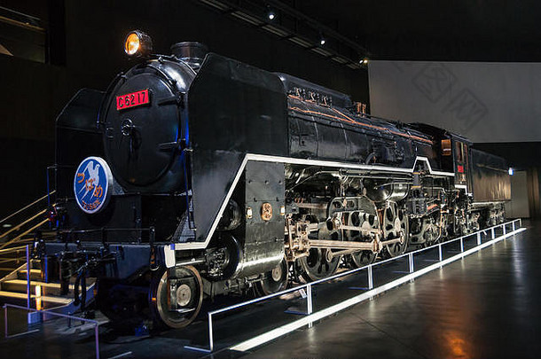 打破了世界记录狭窄的计蒸汽机车达到速度英里每小时显示磁悬浮铁路