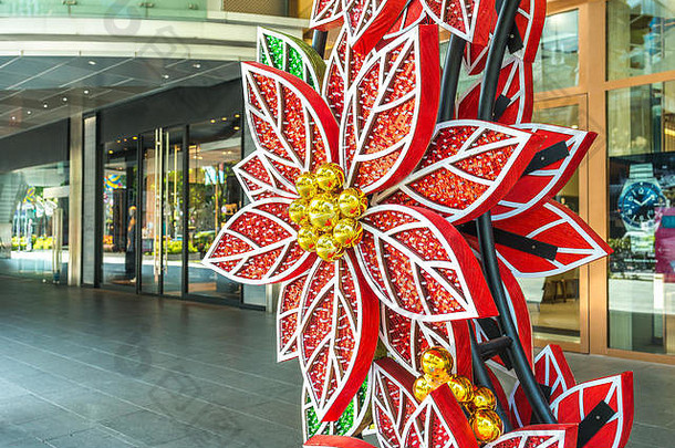 公共区域的圣诞装饰品和装饰品为年终庆典做准备
