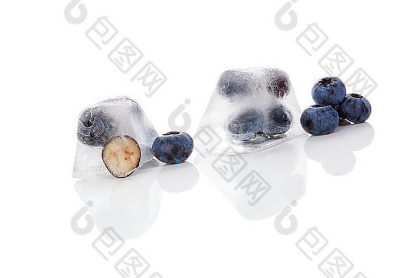蓝莓冻冰多维数据集孤立的<strong>白</strong>色背景新鲜的健康的夏天水果吃