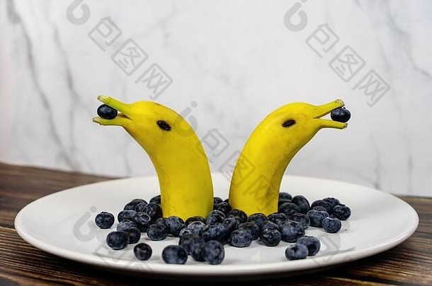 有趣的水果数字香蕉海豚蓝莓白色板