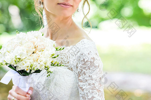 新娘手中的花束