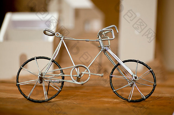 铁自行车玩具表格