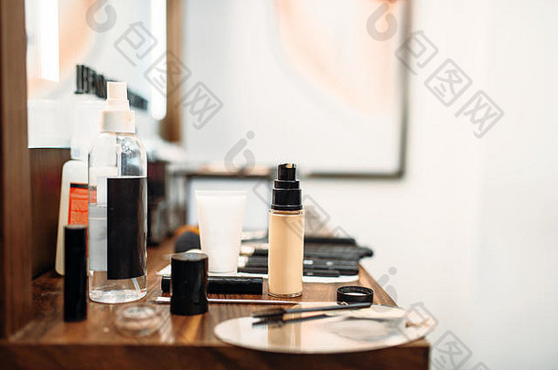 化妆品和化妆工具，化妆店