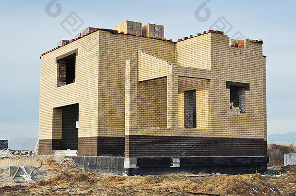 建设阶段的黄砖乡村别墅