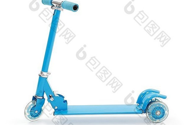 有三个轮子的蓝色小玩具滑板车