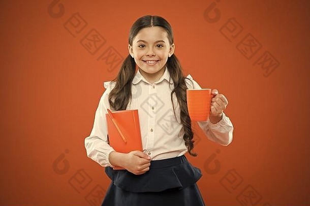 卡路里燃料大脑女孩喝可可茶女学生杯子茶打破放松充电水平衡享受茶学校类喝水鼓舞人心的喝
