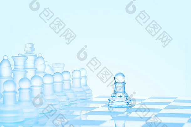 领导和勇敢观念；在棋盘上与一整套棋子<strong>对弈</strong>的冰霜单个棋子。