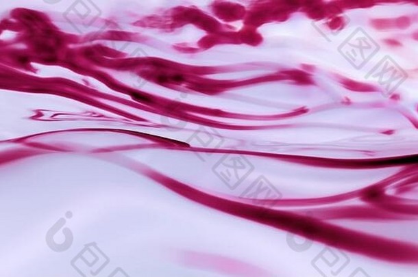 粉紫色的笔触，抽象的液体背景和曲线