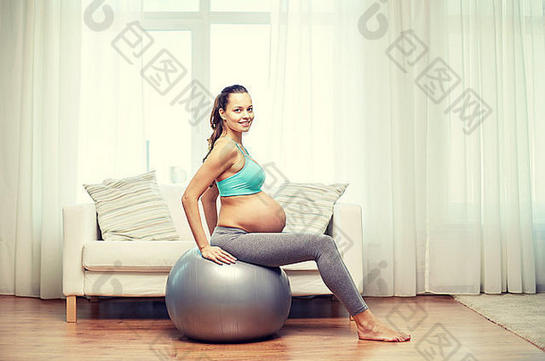 快乐怀孕了女人锻炼健身球首页