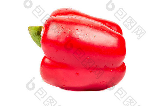 白色背景上分离的新鲜红辣椒