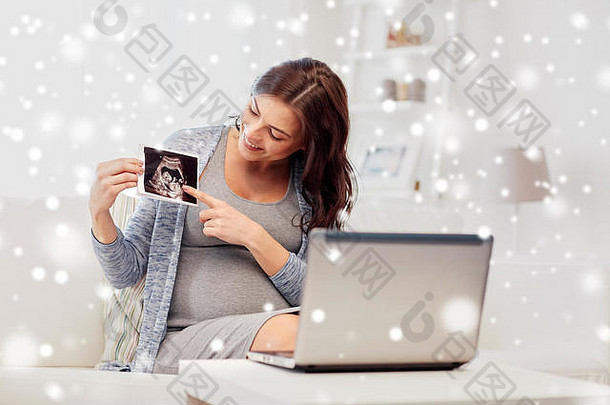 快乐怀孕了女人超声波图像首页