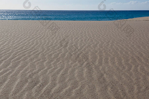 西班牙弗尔特文图拉莫罗·贾布尔的沙滩、海洋和天空图片。