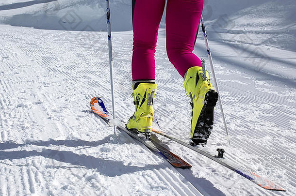 详细的视图<strong>滑雪</strong>绑定详细的视图巡回演出冬天靴子