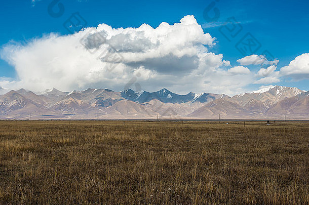 难以置信的颜色天空云平藏文平原