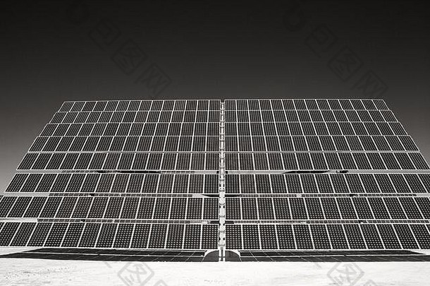 巨大的太阳能面板电生产萨拉戈萨省阿拉贡西班牙