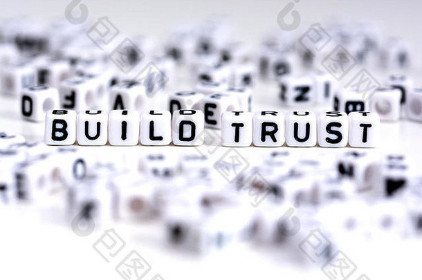 构建信任过程概念平铺的信白色背景