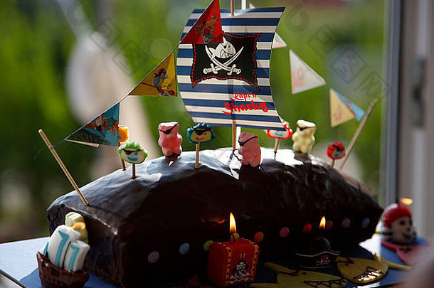海盗船形状的儿童蛋糕