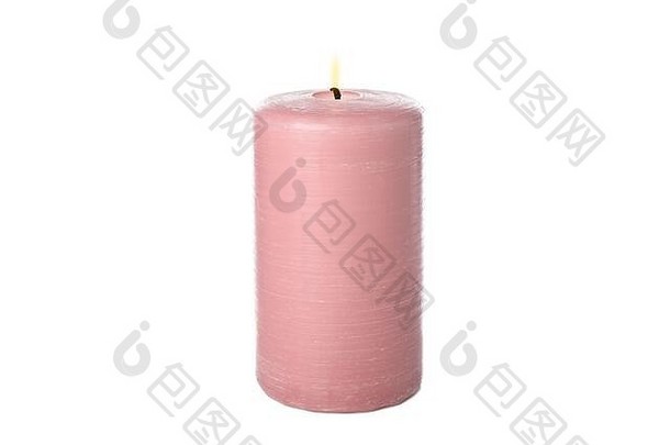 白色背景上隔离的粉红色燃烧蜡烛