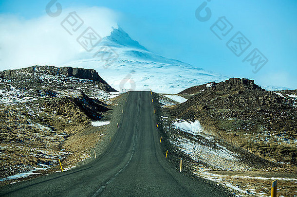 环路冰岛春天火山山景观背景