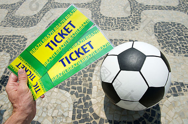 手持有世界杯票足球足球球里约1月巴西