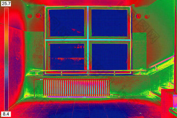 建筑物上散热器加热器和窗户的红外<strong>热图</strong>像