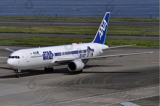 全日本波音767-300ER JA604A星球大战促销计划。