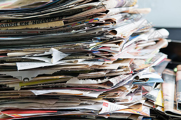 准备回收的一堆旧报纸