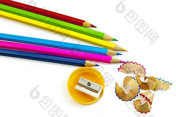 带卷笔刀的彩色铅笔