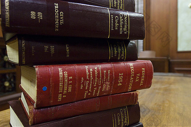法庭的法律书籍